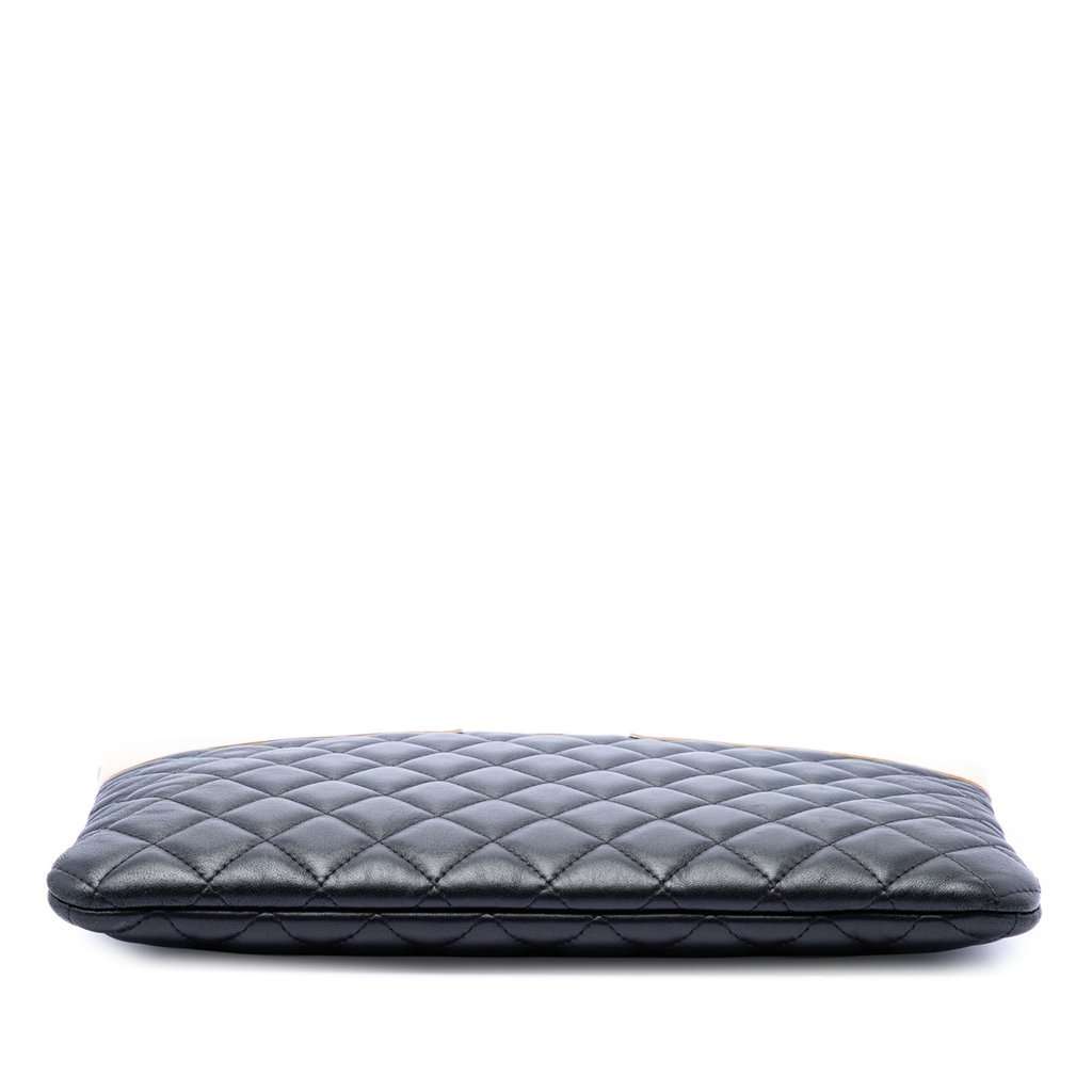 Chanel CC Bicolor Quilted Lambskin Clutch Black Leather Very good condition - Inside View