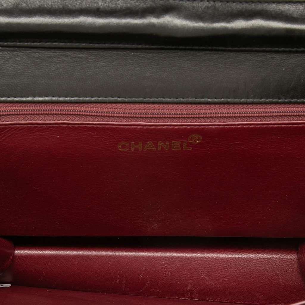 Chanel CC Quilted Lambskin Single Flap Black Leather Very good - Model View