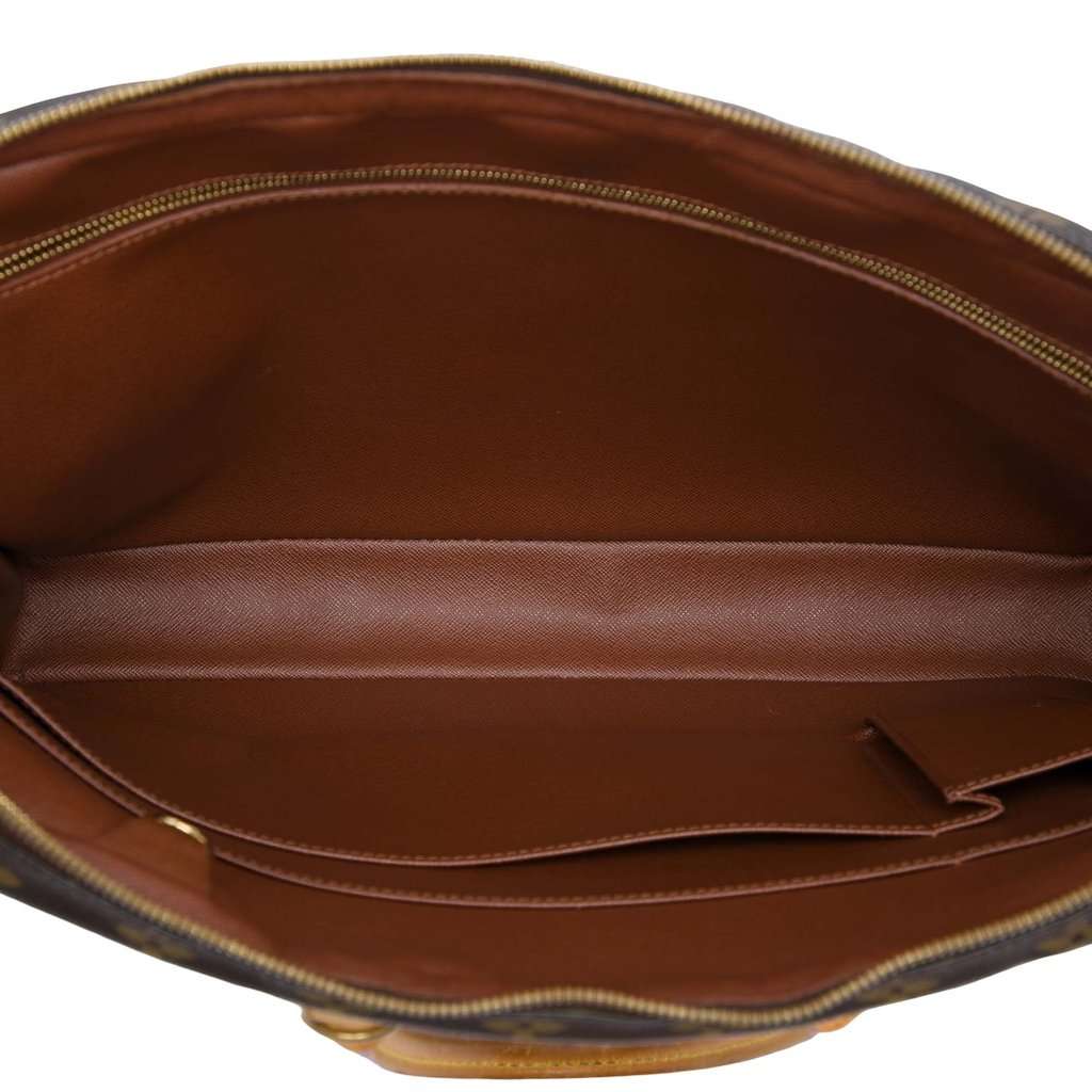 Louis Vuitton Monogram Porte Documents Voyage Brown Very good - Model View