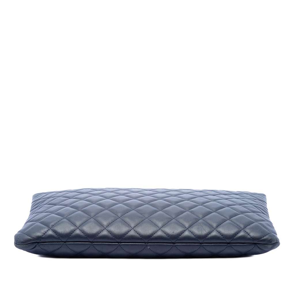 Chanel Large Quilted Lambskin Casino Charms O Case Clutch Blue Leather Very good condition - Inside View