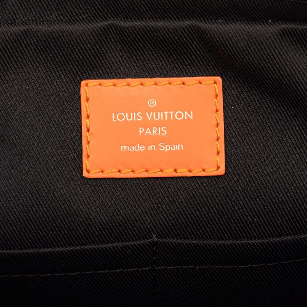 Louis Vuitton Damier Graphite Giant Alpha Messenger Bag Black Very good condition - Box View
