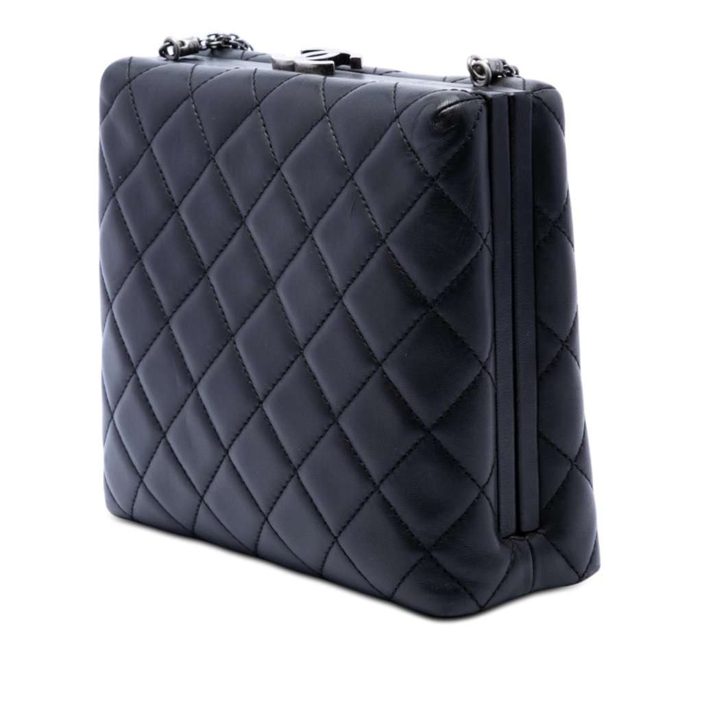 Chanel CC Quilted Lambskin Kiss Lock Minaudiere Chain Crossbody Black Leather Very good condition - Back View