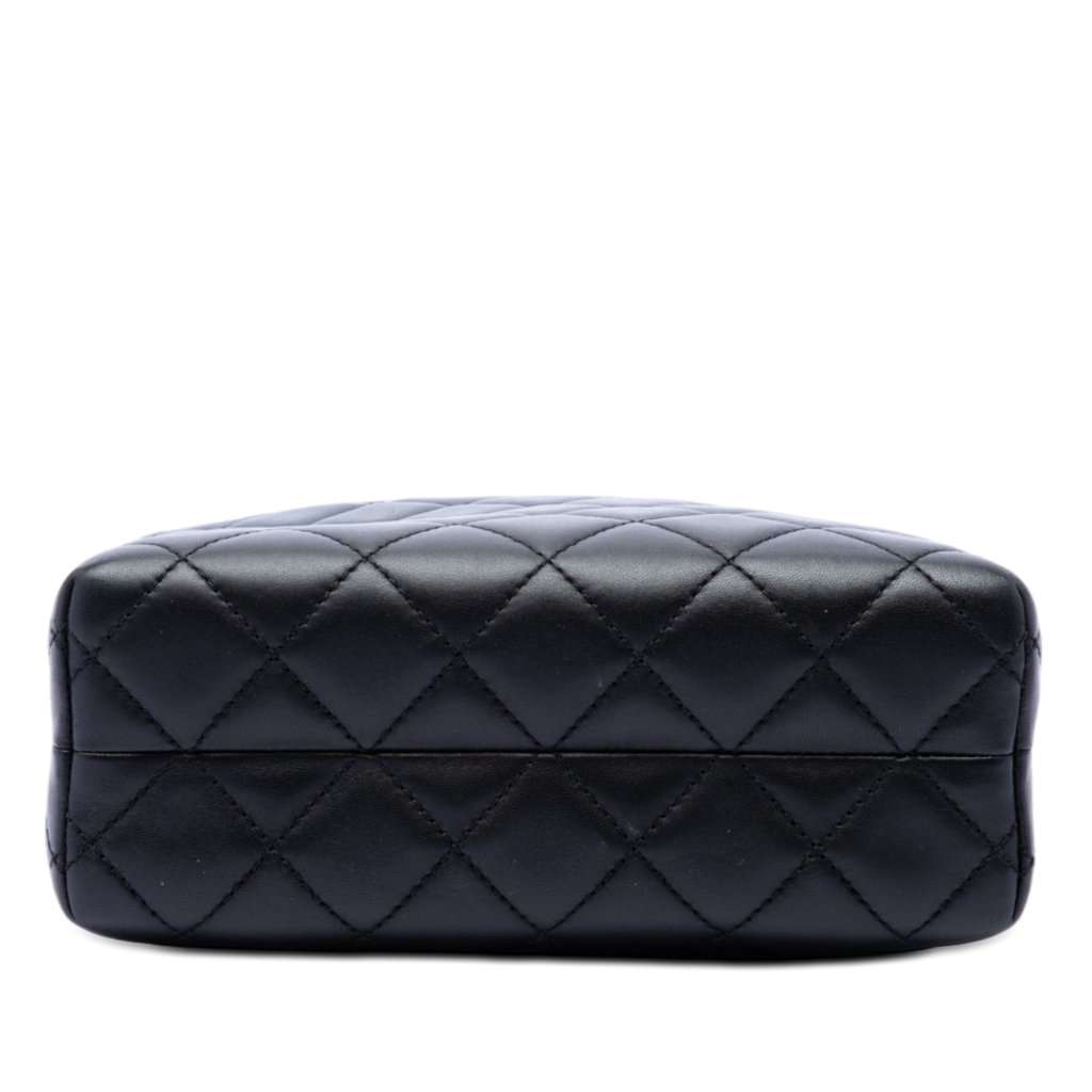 Chanel CC Quilted Lambskin Kiss Lock Minaudiere Chain Crossbody Black Leather Very good condition - Inside View