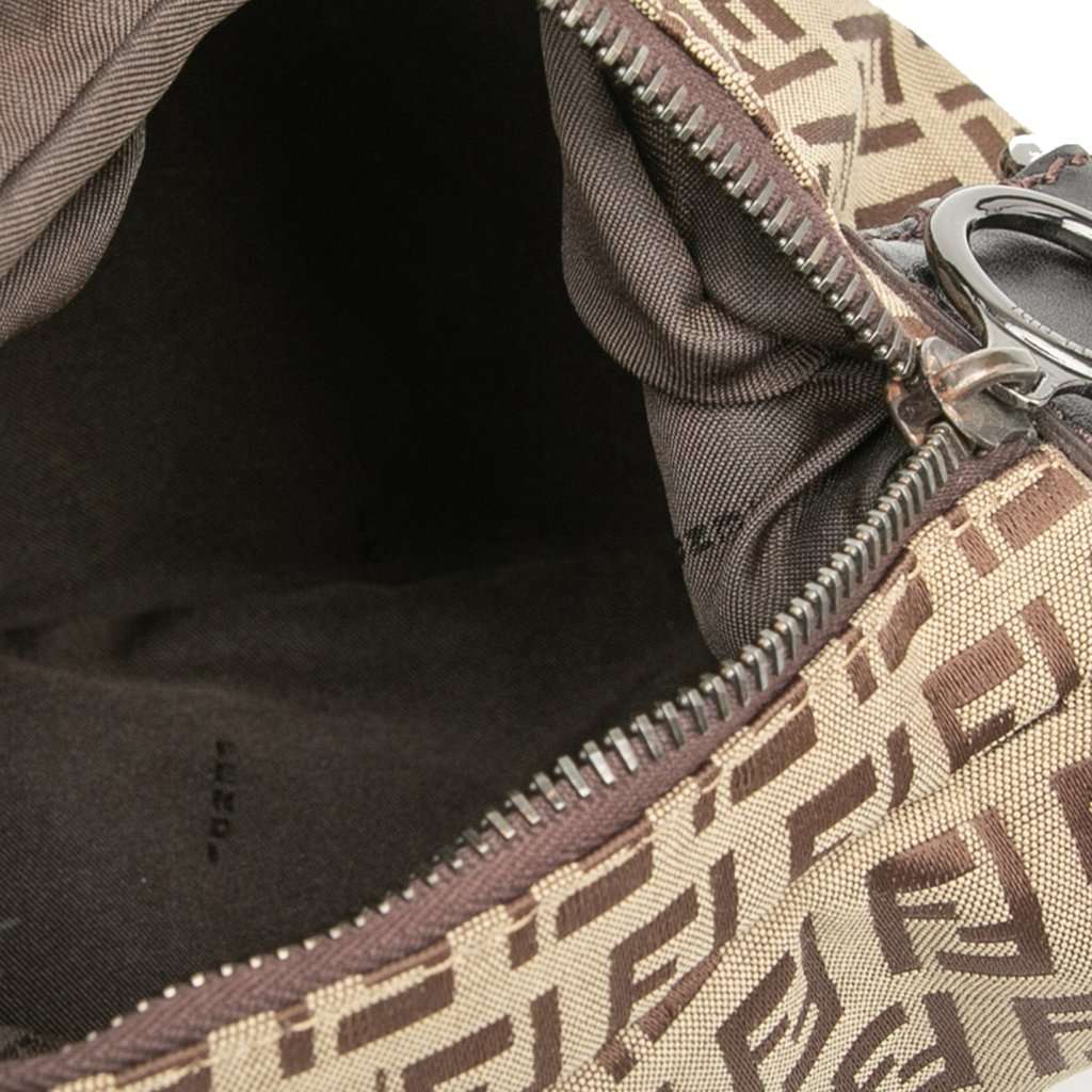 Fendi Zucchino Oyster Shoulder Bag Beige Good condition - Model View