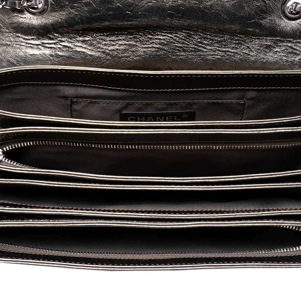 Chanel Medium Metallic Crackled Calfskin Clams Pocket Flap Silver Leather Very good condition - Model View