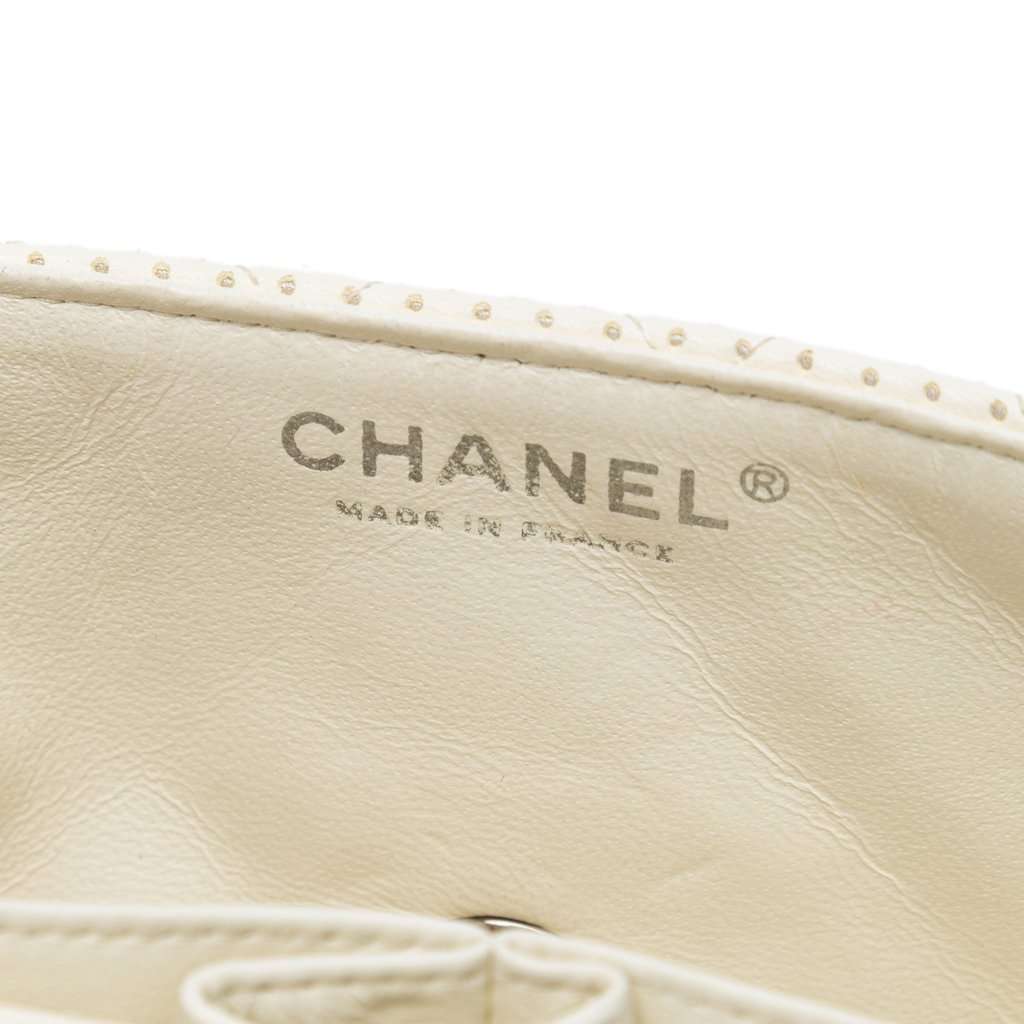 Chanel Classic Perforated Lambskin East West Flap White Leather Very good condition - Box View