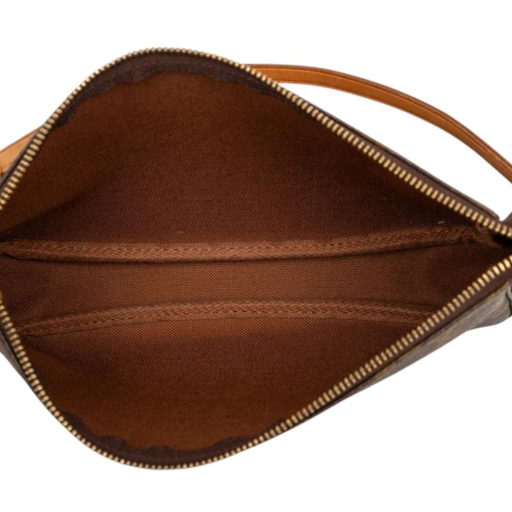 Louis Vuitton Monogram Pochette Accessoires Brown Very good condition - Model View