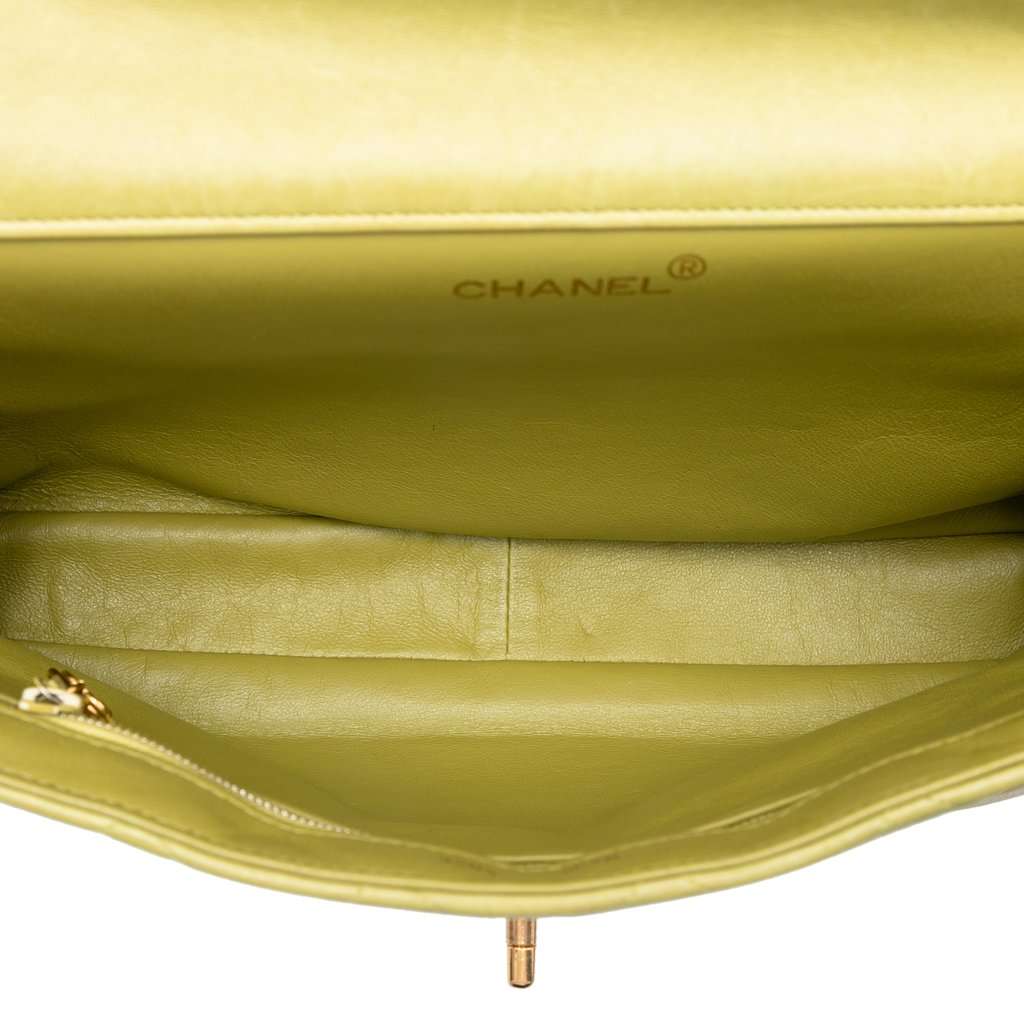Chanel Jumbo Quilted Lambskin Double Sided Flap Yellow Leather Very good condition - Model View