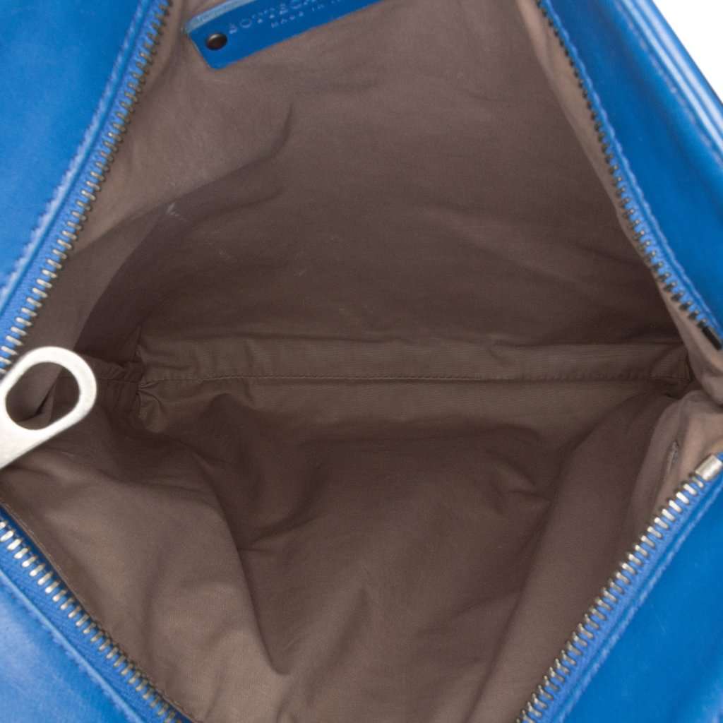 Bottega Veneta Nappa Intrecciato Crossbody Blue Leather Very good - Model View