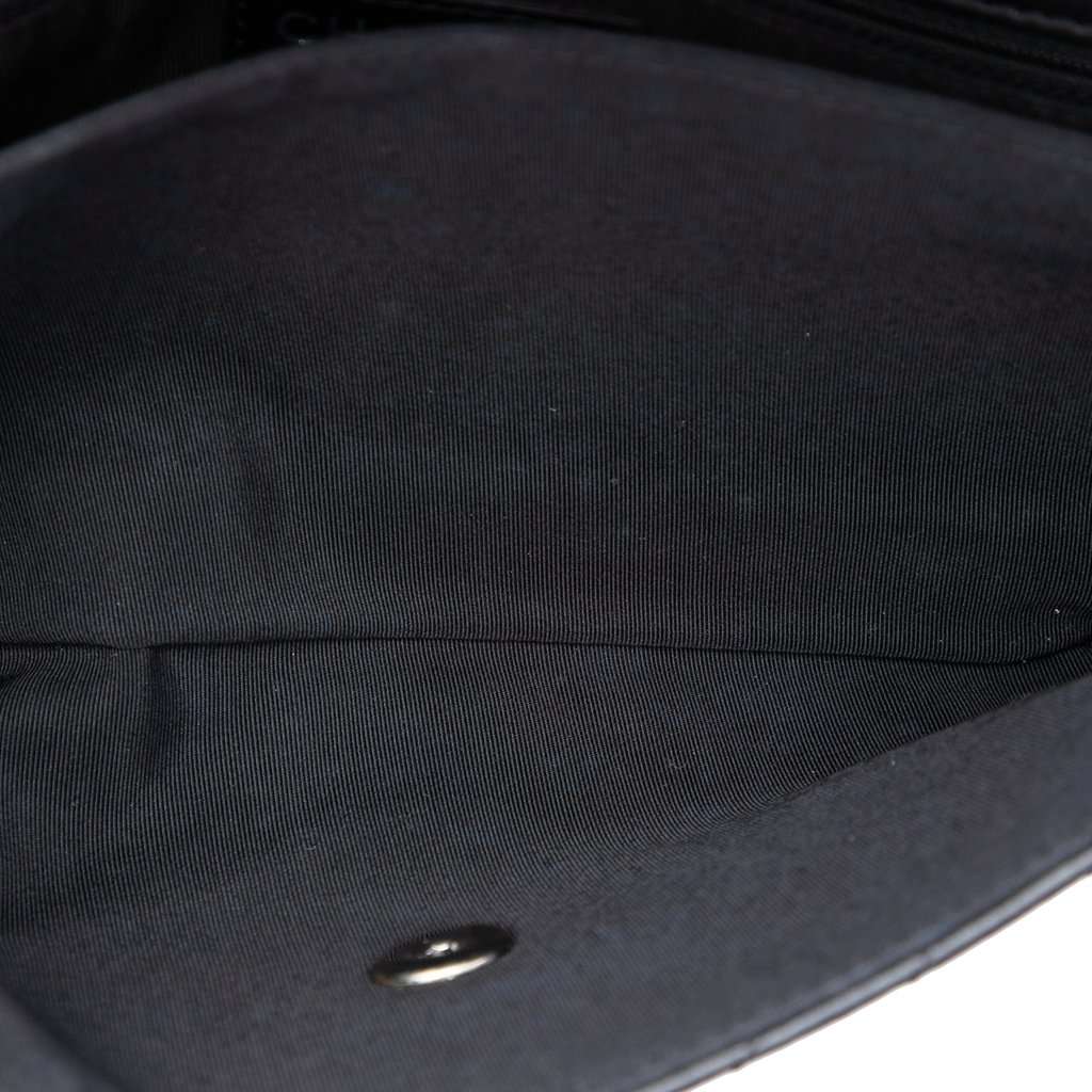 Chanel CC Chevron Lambskin Round Flap Clutch Black Leather Very good condition - Model View