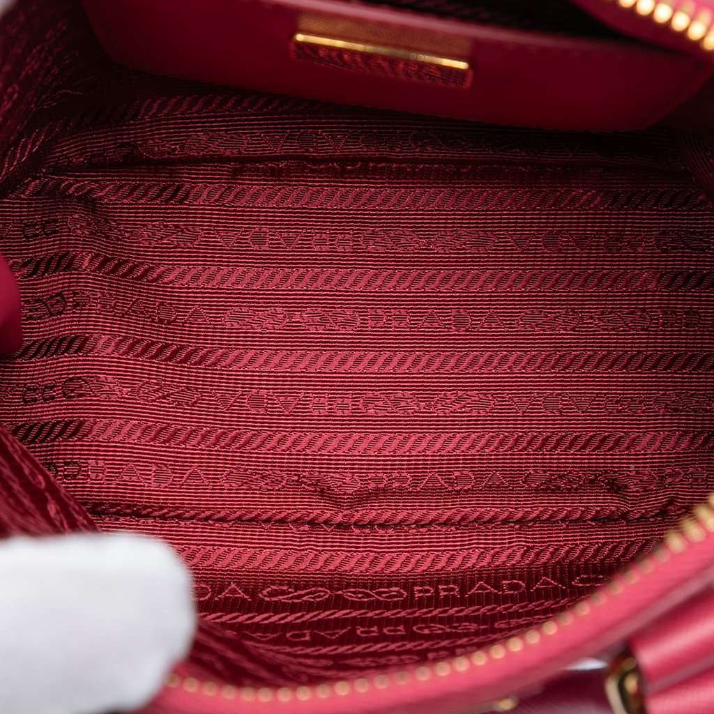 Prada Mini Saffiano Lux Promenade Satchel Pink Leather Very good condition - Model View