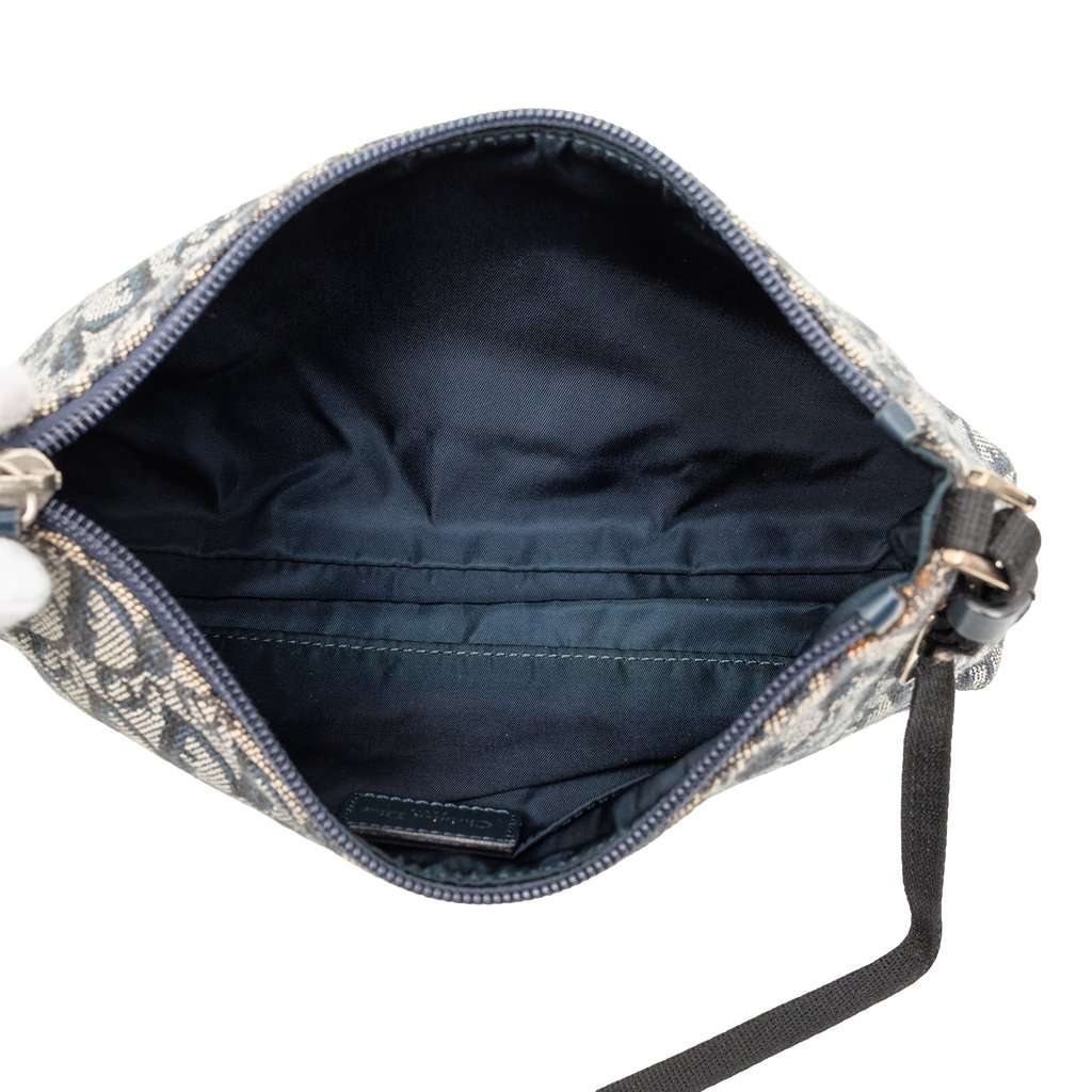 Dior Oblique Canvas Shoulder Bag Blue Very good condition - Model View