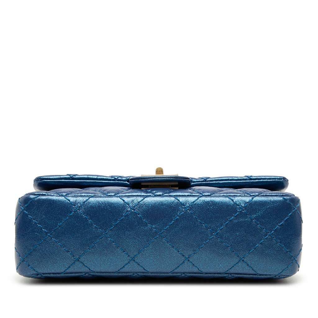 Chanel Quilted Metallic Aged Calfskin Reissue 2.55 Belt Bag Blue Leather Very good condition - Inside View