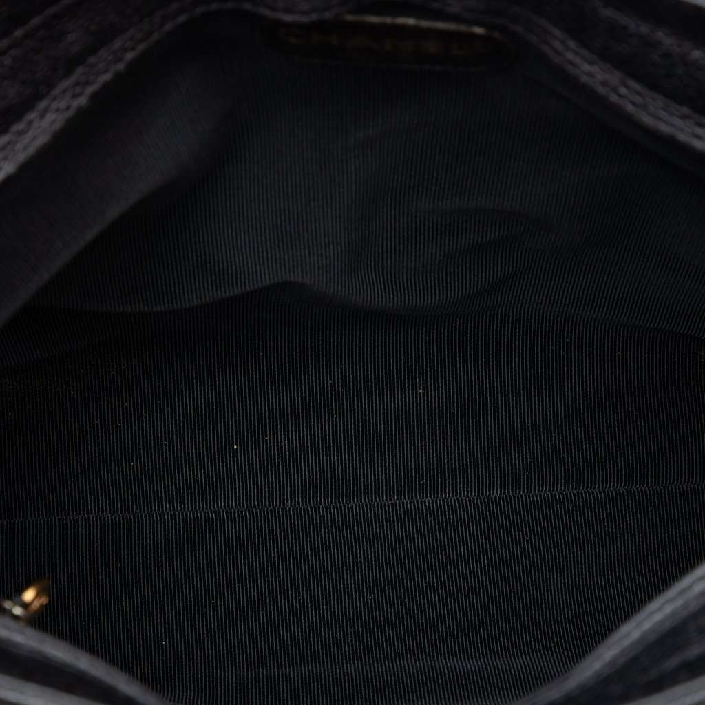 Chanel Triple CC Caviar Tote Black Leather Very good condition - Model View