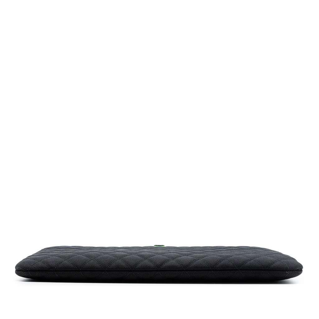 Chanel Large Quilted Nylon Fluo Boy O Case Clutch Black Very good condition - Inside View