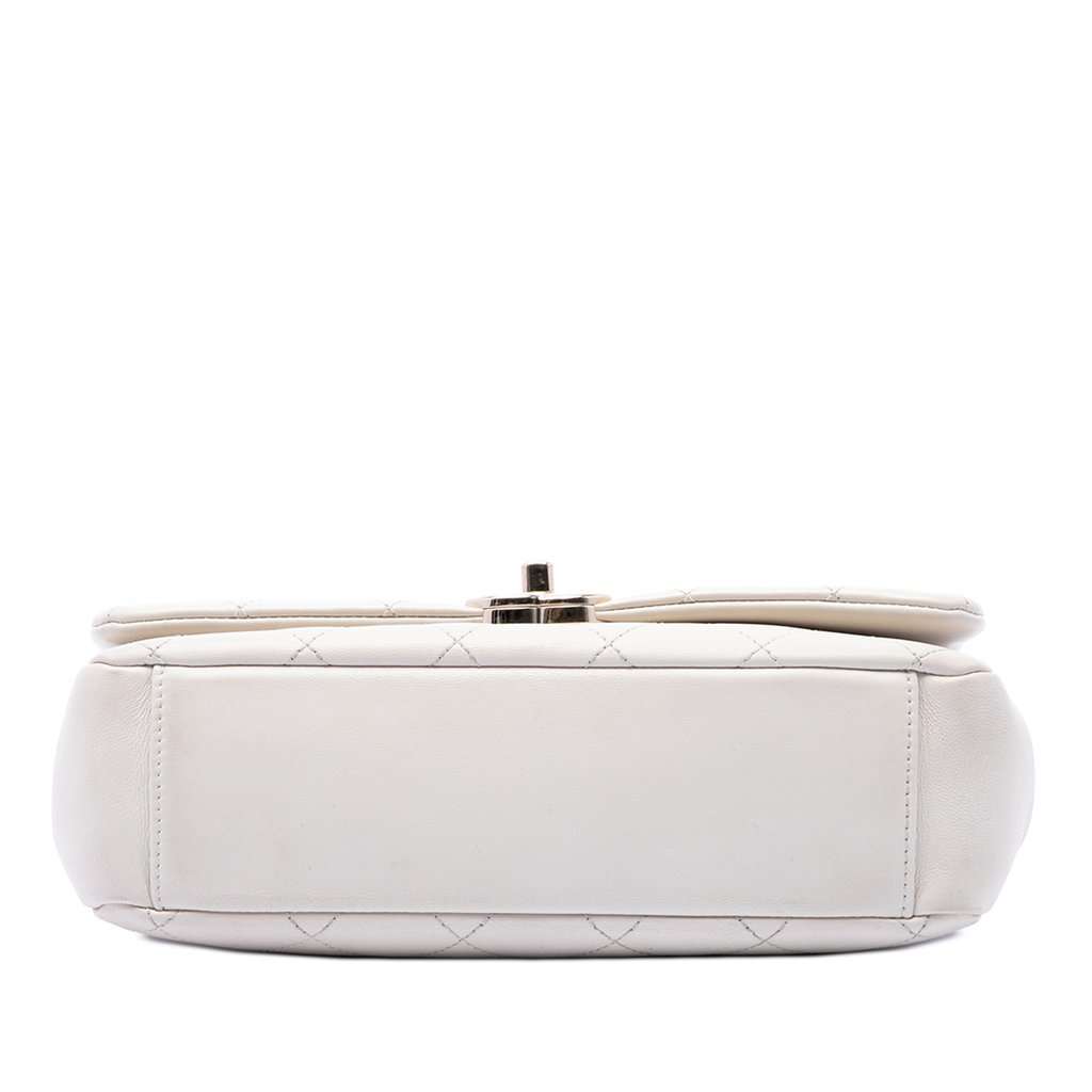 Chanel Large Quilted Lambskin Twist Chain Enamel CC Flap White Leather Very good - Inside View