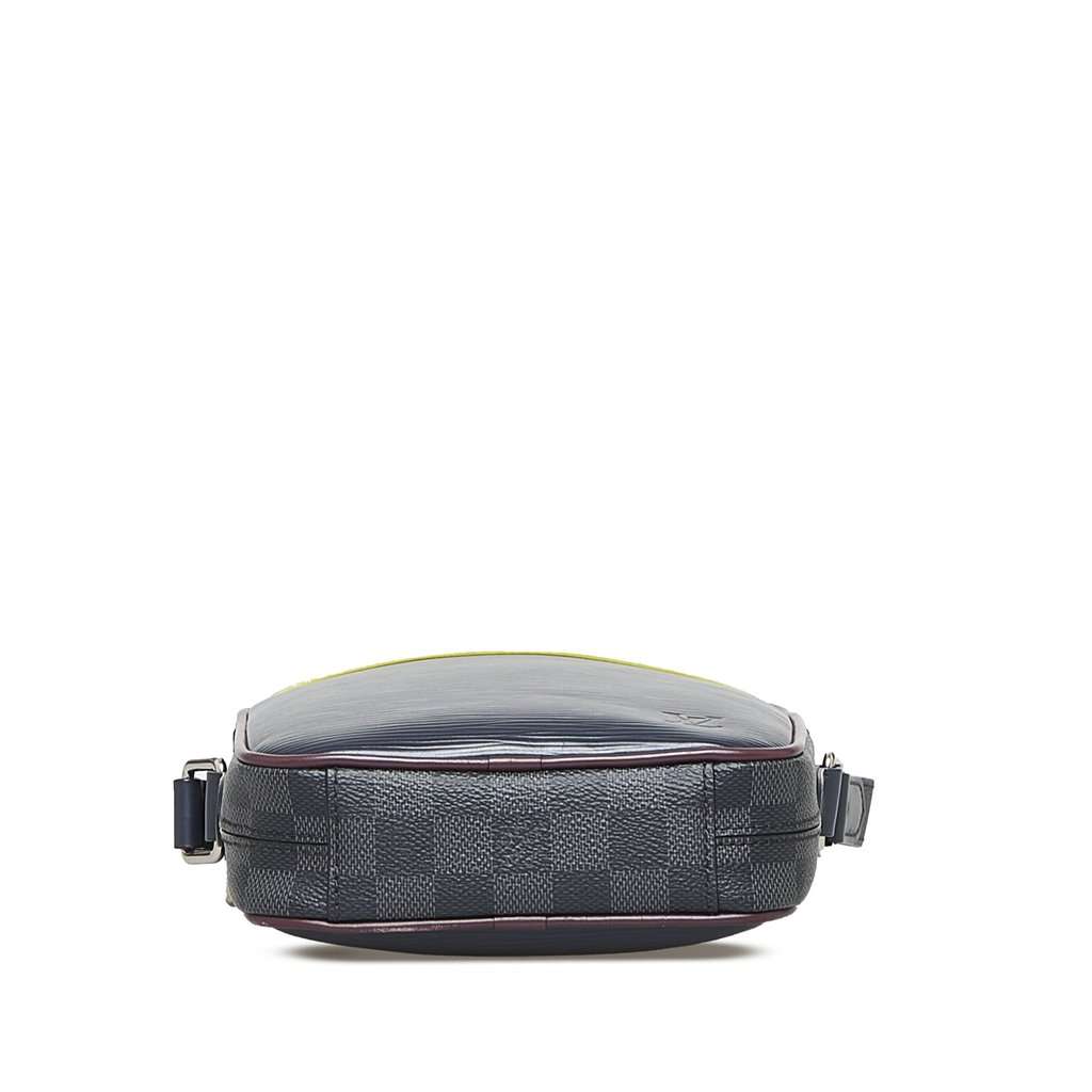 Louis Vuitton Epi Damier Graphite Danube Slim Black Leather Very good - Model View