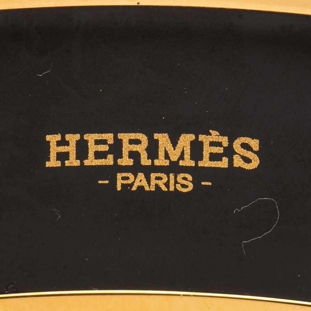 Hermès Wide Enamel Grand Apparat Bangle 65 White Very good condition - Model View