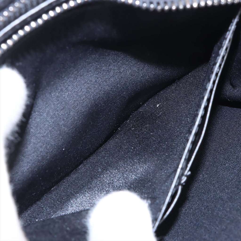 Dior Coated Canvas CD Diamond Messenger Pouch Black Very good condition - Model View