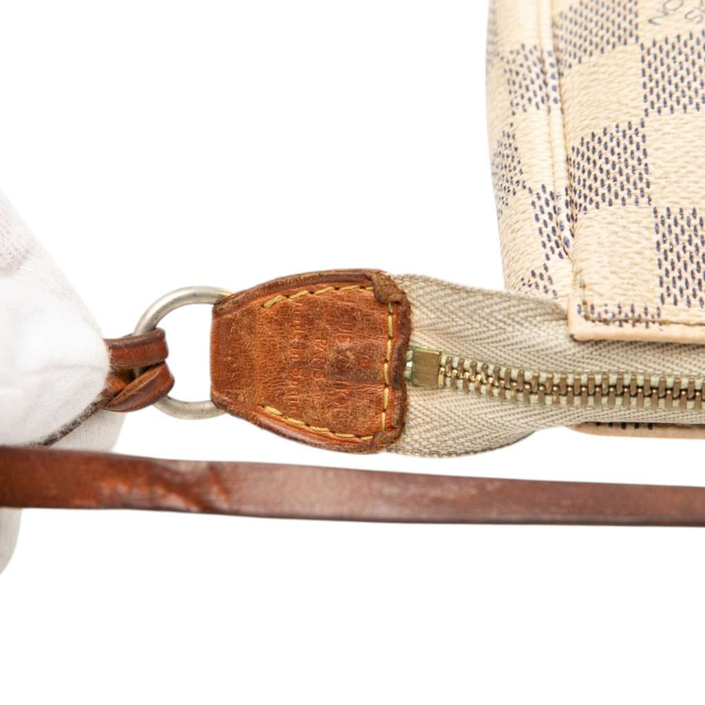 Louis Vuitton Damier Azur Pochette Accessoires White Very good condition - Box View