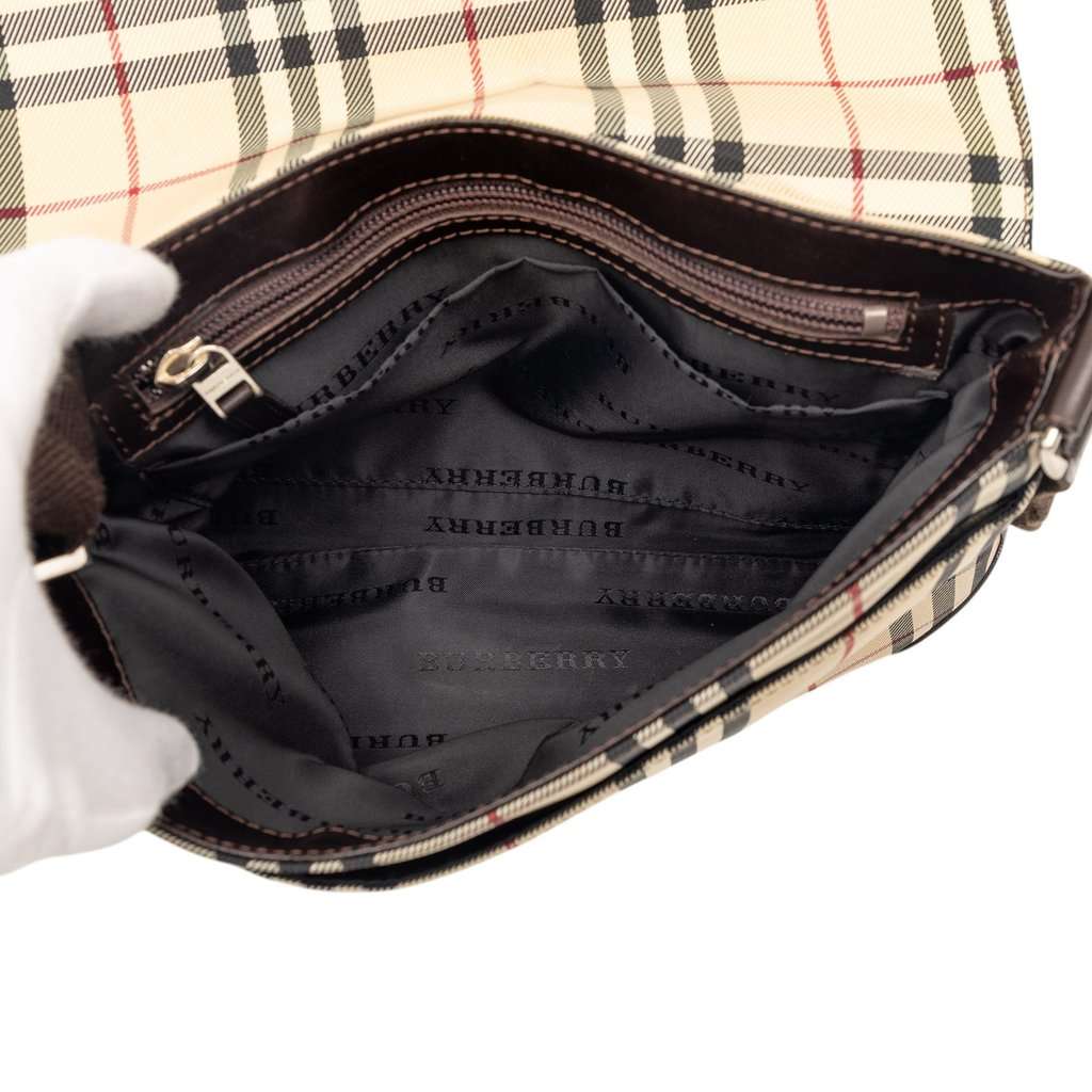 Burberry House Check Canvas Flap Crossbody Beige Very good condition - Model View