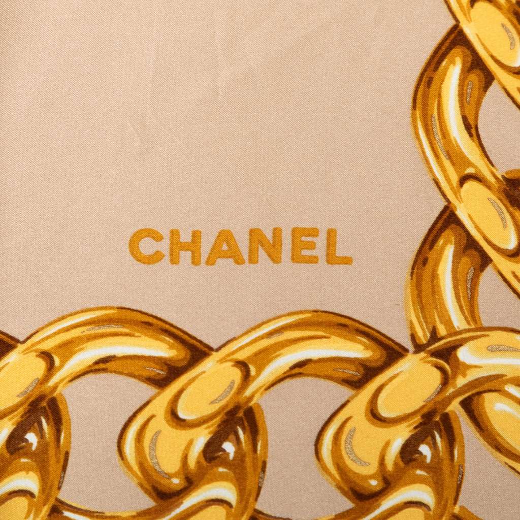 Chanel CC Camellia and Chain Silk Scarf 90 Brown Very good condition - Model View