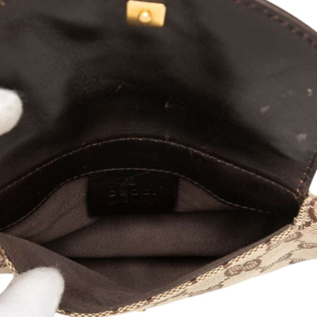 Gucci GG Canvas Belt Bag Beige Very good - Model View
