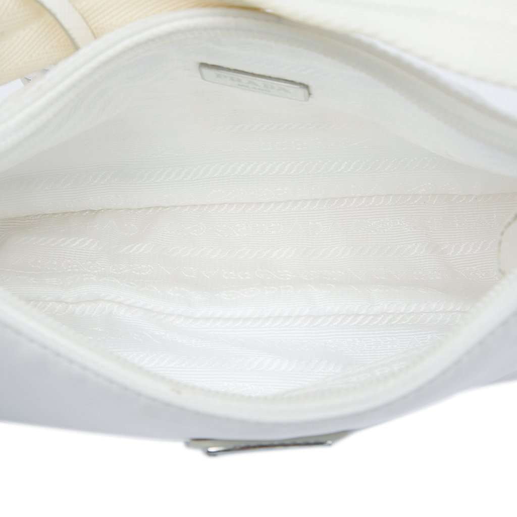 Prada Mini Tessuto Re Edition 2000 Shoulder Bag White Good - Model View