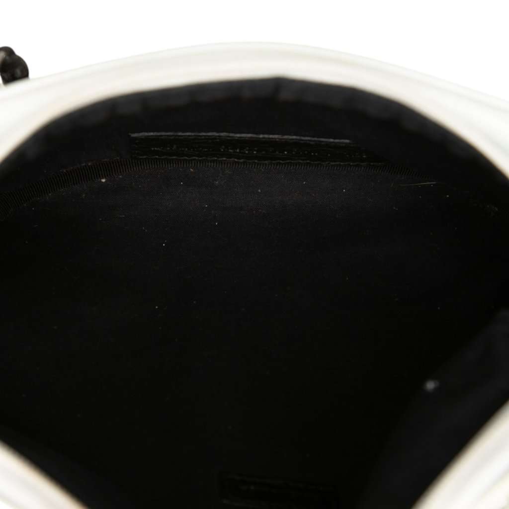 Balenciaga Lambskin Graffiti Explorer Belt Bag White Leather Very good - Model View