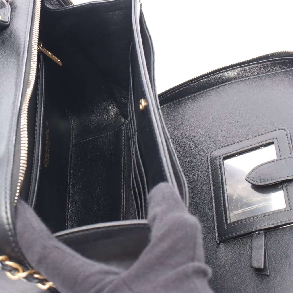 Chanel Large Caviar CC Filigree Vanity Case Black Leather Very good - Inside View