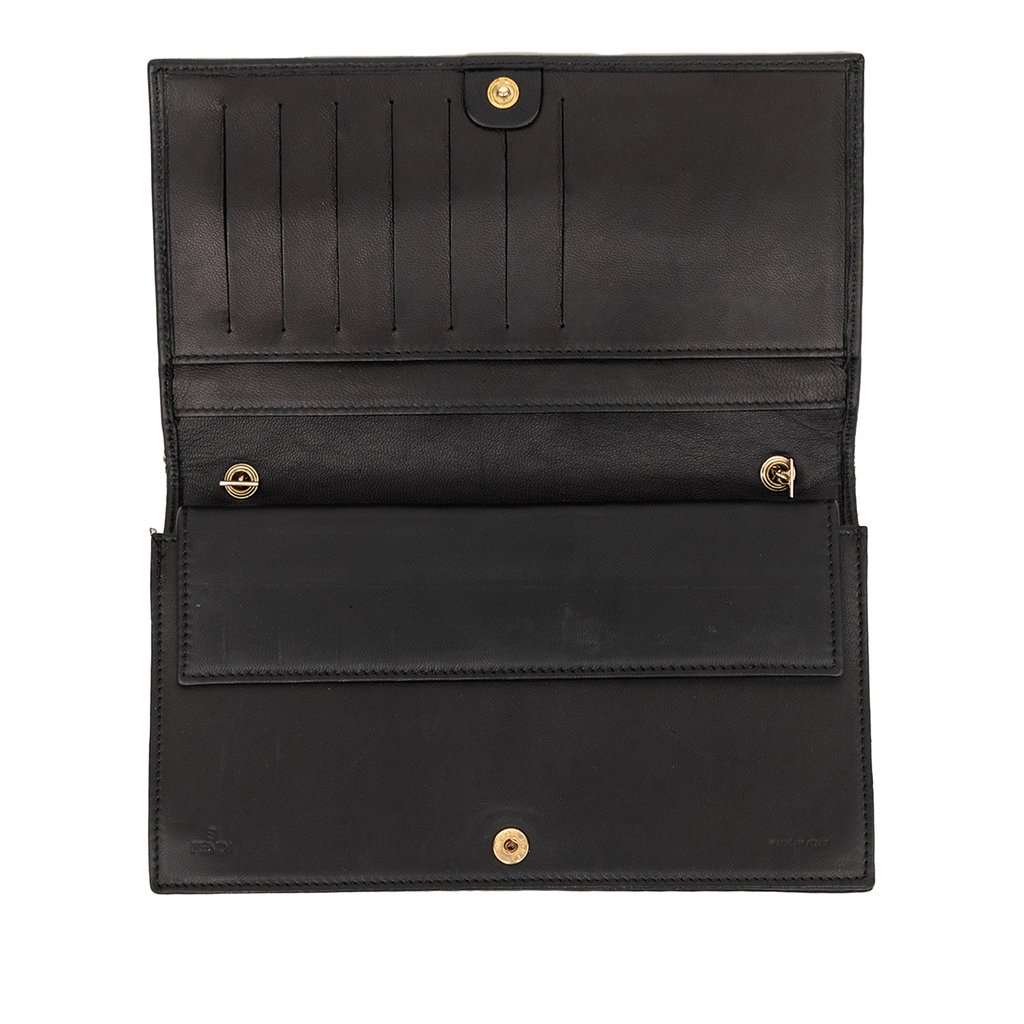 Fendi Embossed Nappa Logo Chain Clutch Black Leather Very good condition - Model View