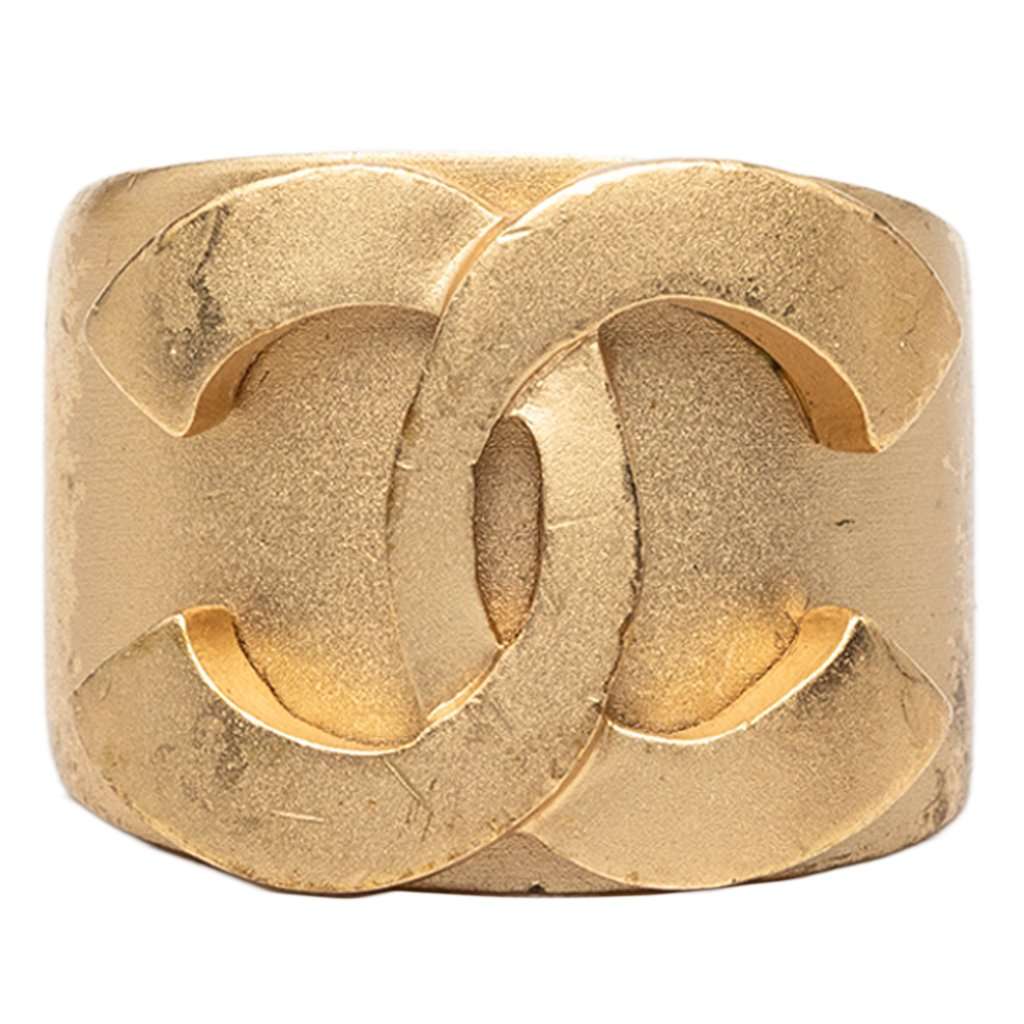 Chanel CC Gold Plated Band Ring Gold Metal Very good - Front View