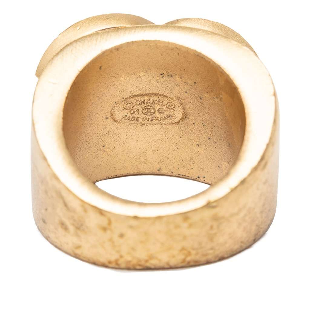 Chanel CC Gold Plated Band Ring Gold Metal Very good - Model View