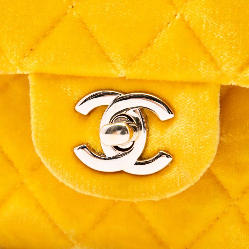 Chanel Medium Classic Velvet Double Flap Yellow Very good condition - Box View