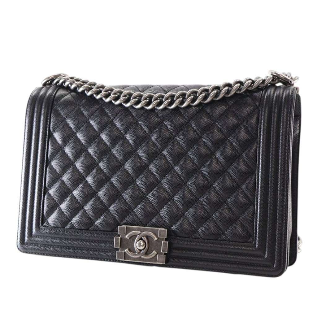 Chanel Medium Quilted Caviar Boy Flap Black Leather Very good condition - Inside View