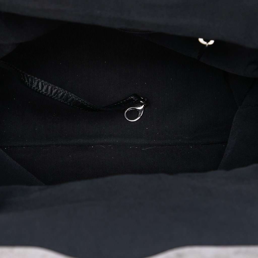 Chanel Quilted Iridescent Calfskin Chic Quilt Frame Satchel Black Leather Very good condition - Model View