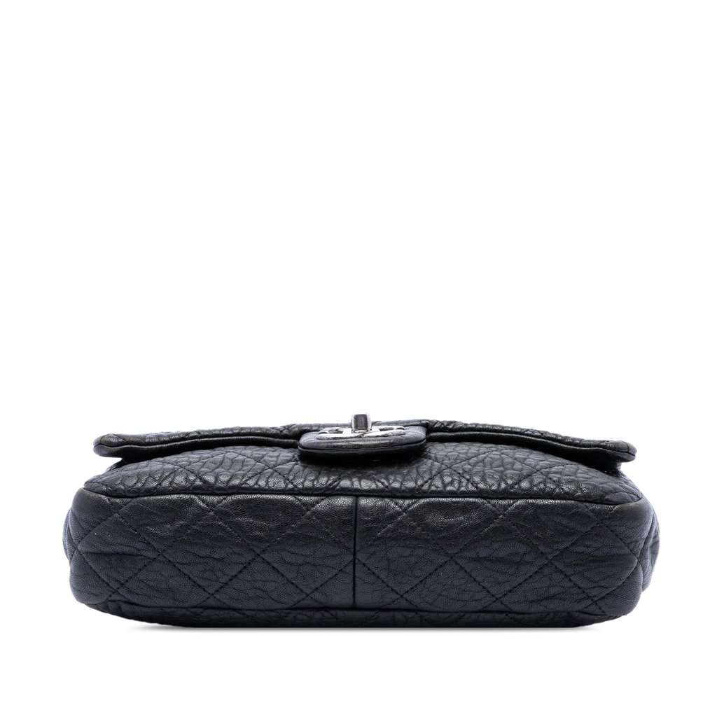 Chanel Small Quilted Distressed Calfskin Easy Flap Black Leather Very good condition - Inside View