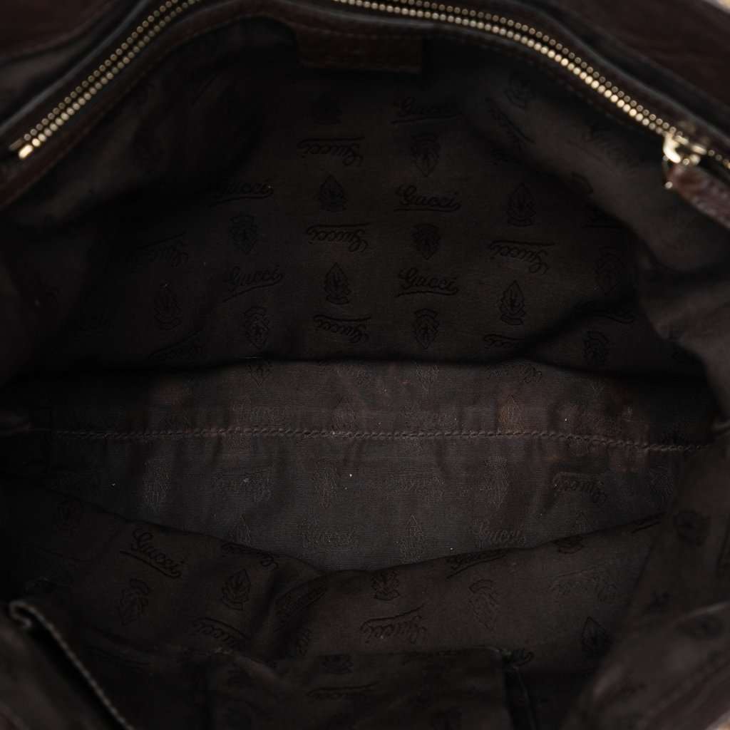 Gucci GG Canvas GG Charm Tote Beige Very good condition - Model View