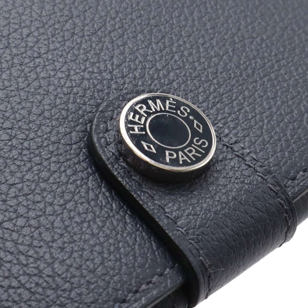 Hermès Evergrain RMS Toutenmain Passport Cover Blue Leather Very good - Model View