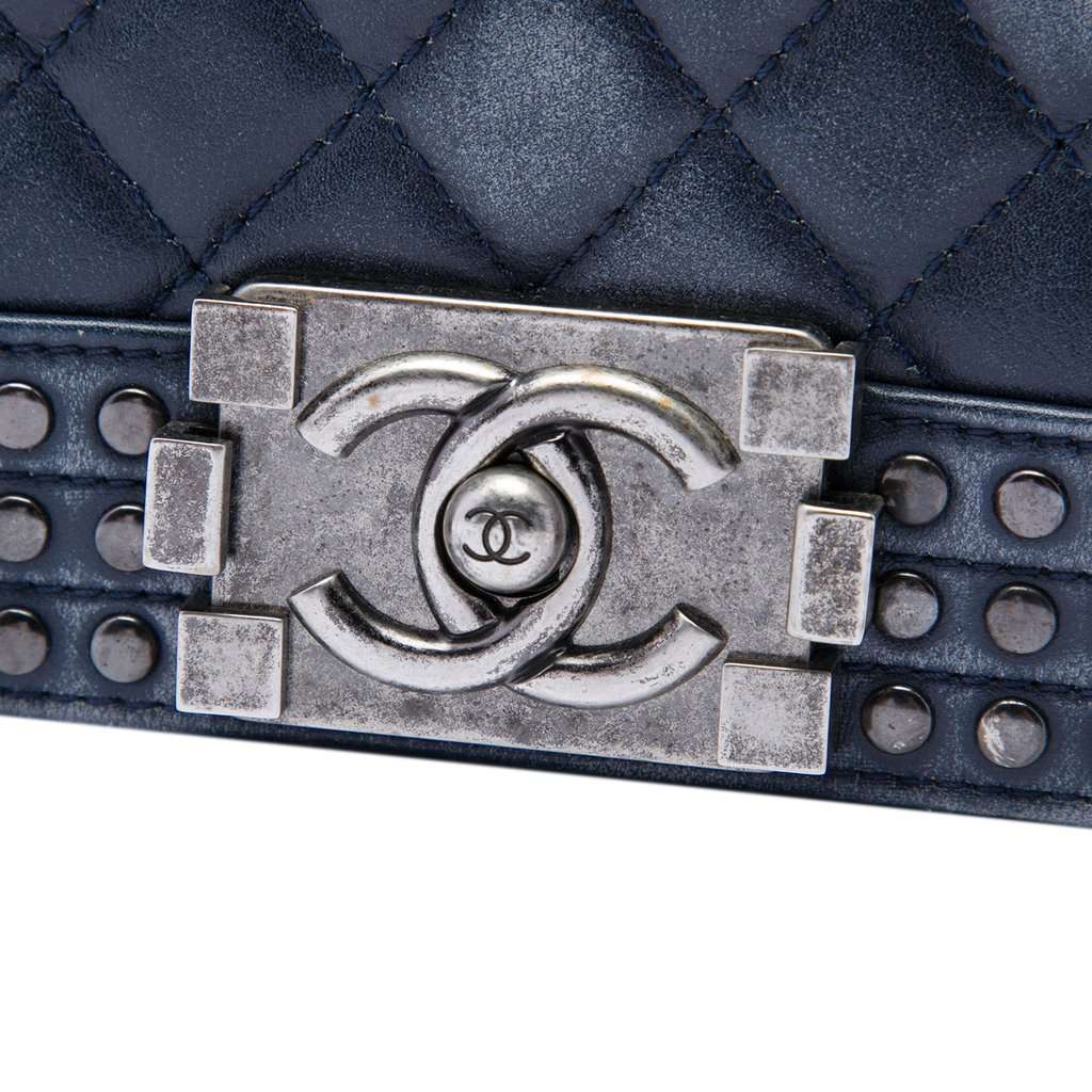 Chanel Paris Dallas Small Quilted Distressed Calfskin Studded Boy Flap Blue Leather Very good condition - Box View