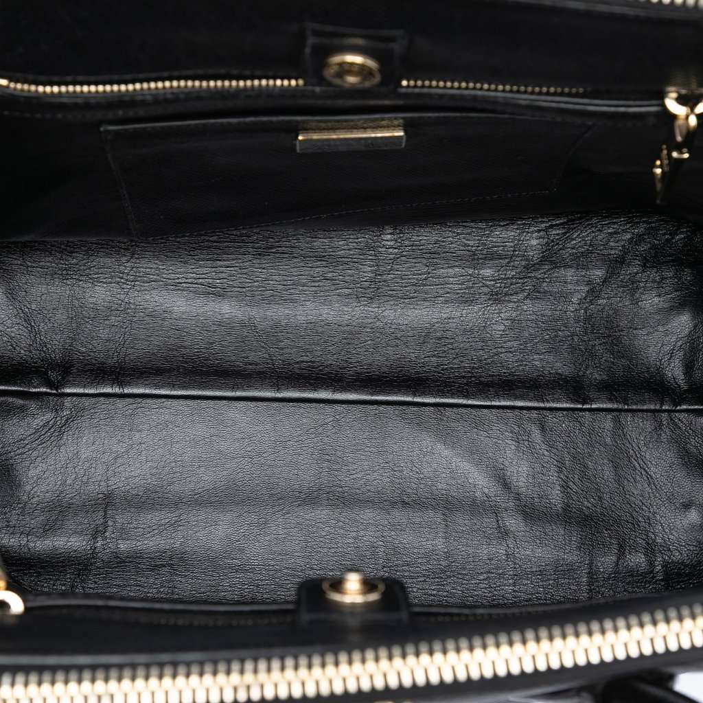 Prada Large Saffiano Cuir Double Zip Top Handle Bag Black Leather Very good condition - Model View