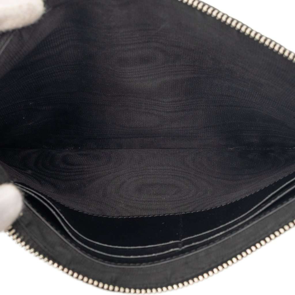 Gucci Microguccissima Clutch Black Leather Very good condition - Model View
