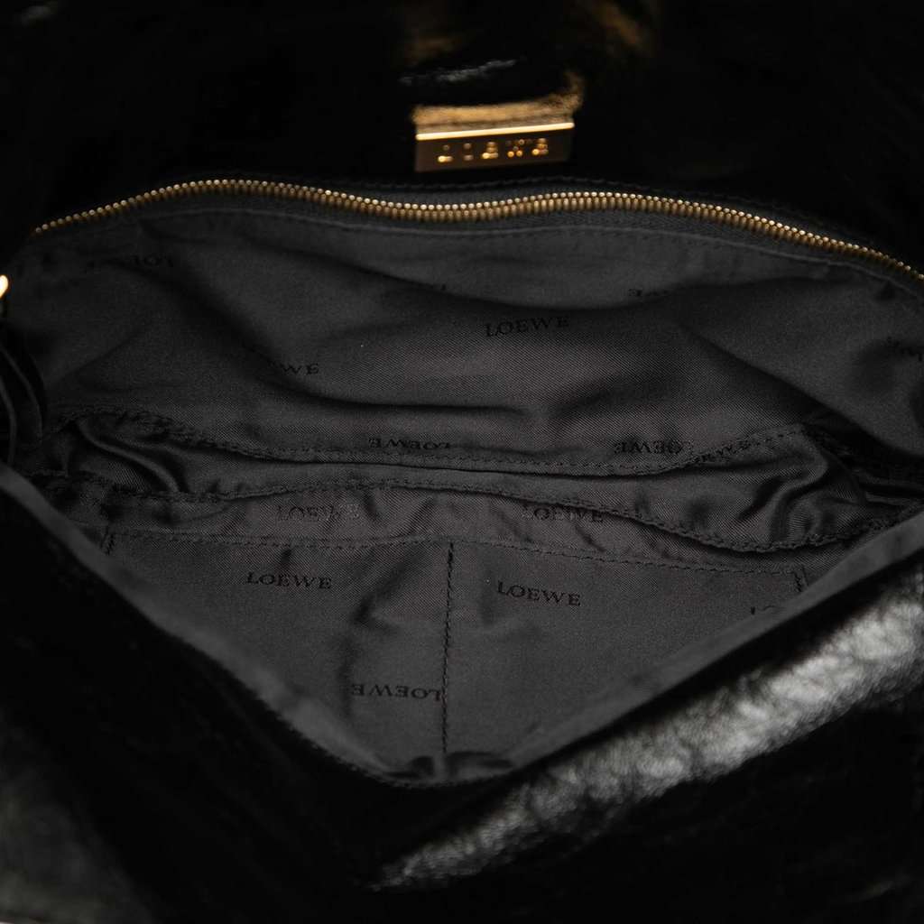 LOEWE Crinkled Calfskin Folded Clutch Black Leather Very good - Model View