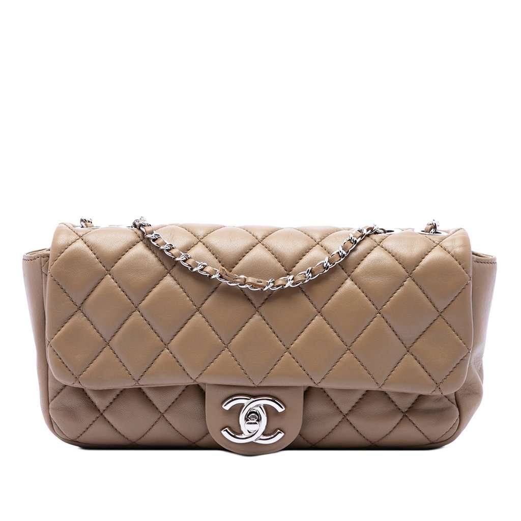 Chanel Medium Quilted Lambskin Coco Rain Flap Brown Leather Very good condition - Front View