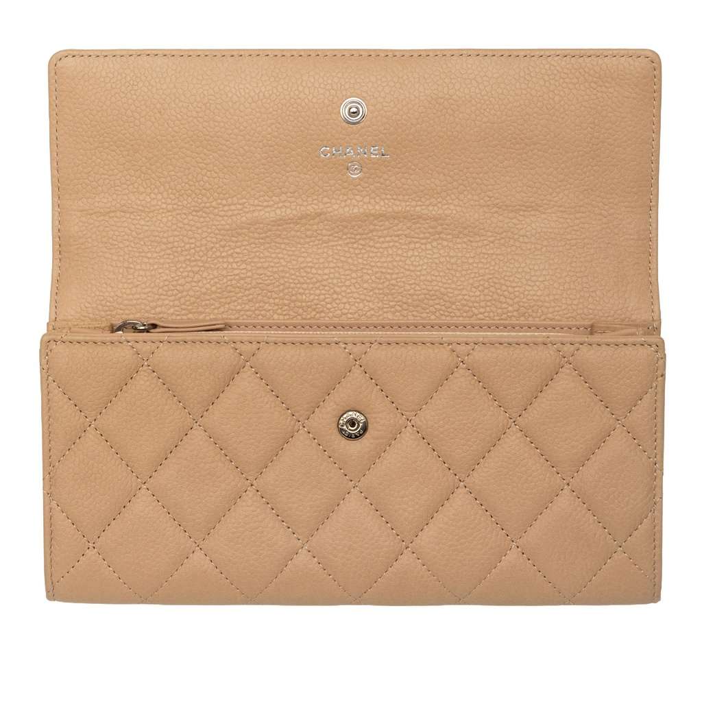 Chanel CC Quilted Caviar Gusset Flap Long Wallet Beige Leather Very good - Model View