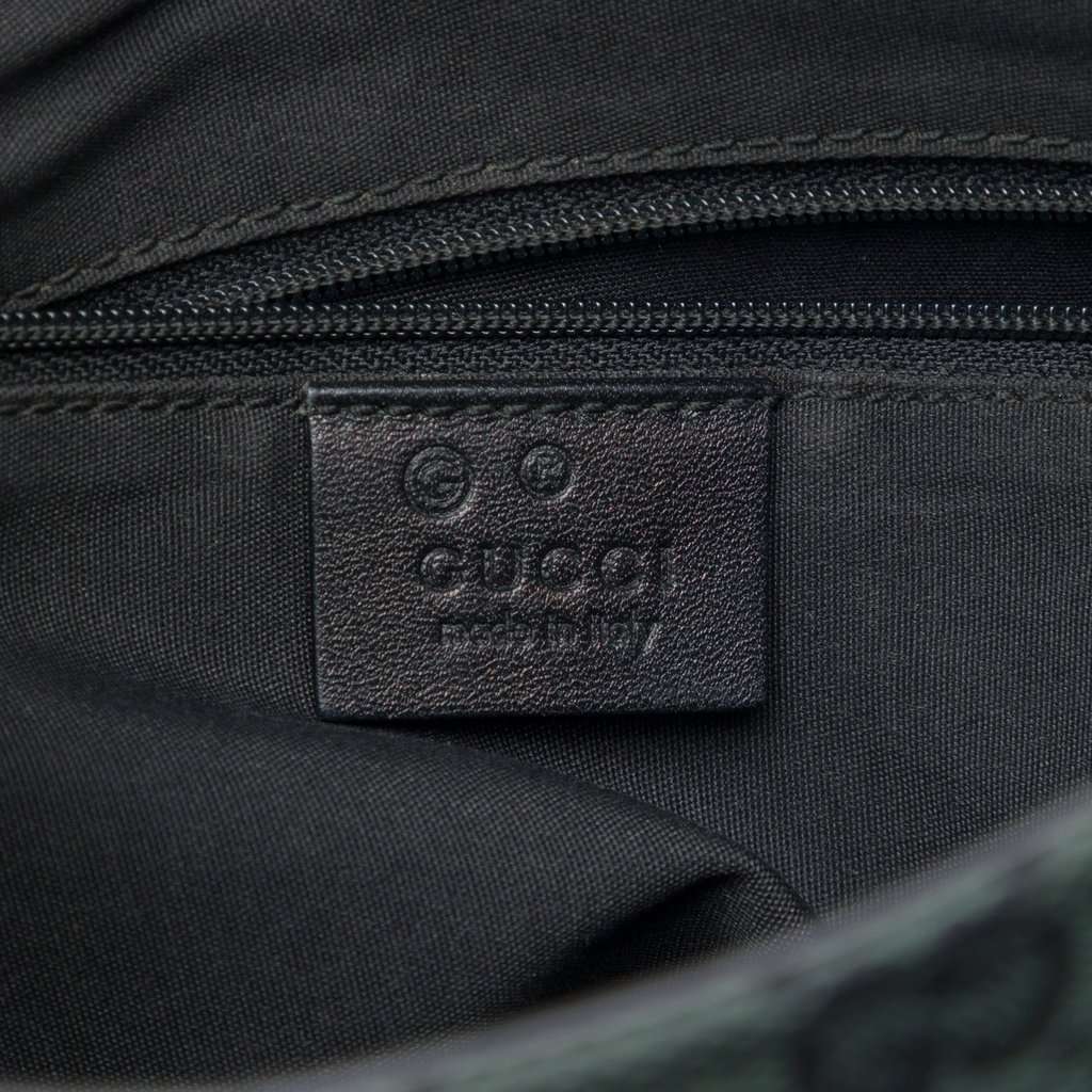 Gucci GG Canvas Shoulder Bag Green Very good - Box View