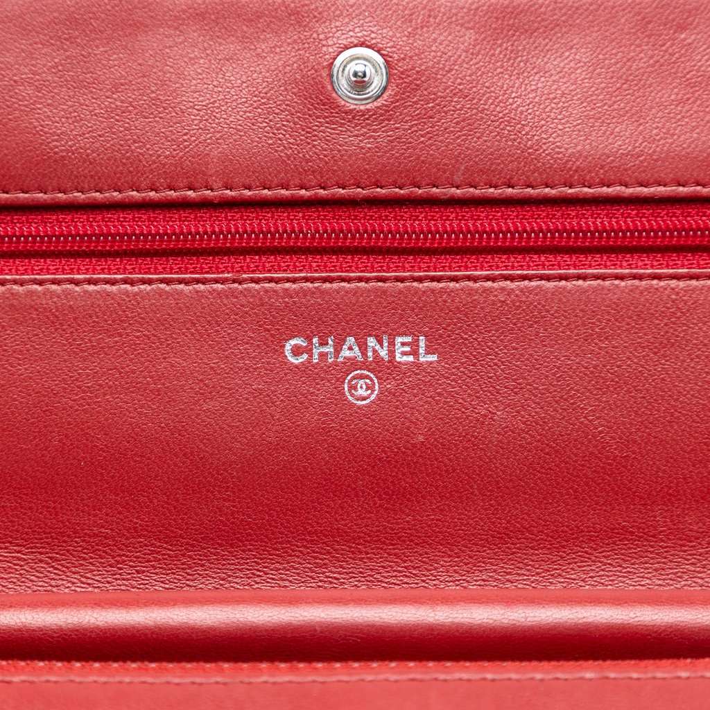 Chanel CC Quilted Lambskin Wallet on Chain Red Leather Very good condition - Box View