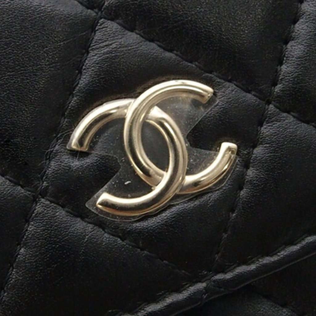Chanel Quilted Calfskin Maxi Pearls Clutch With Chain Black Leather Very good condition - Box View