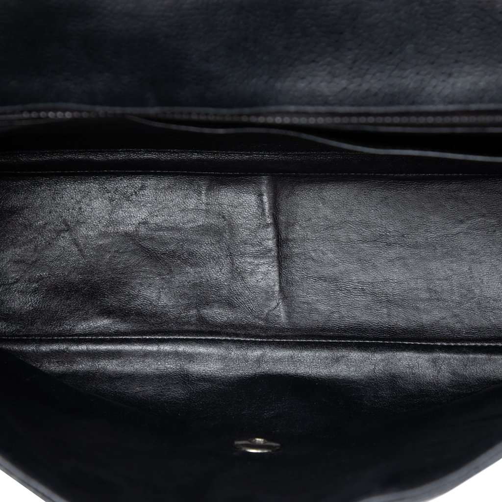 Chanel Jumbo Classic Caviar Single Flap Black Leather Very good condition - Model View