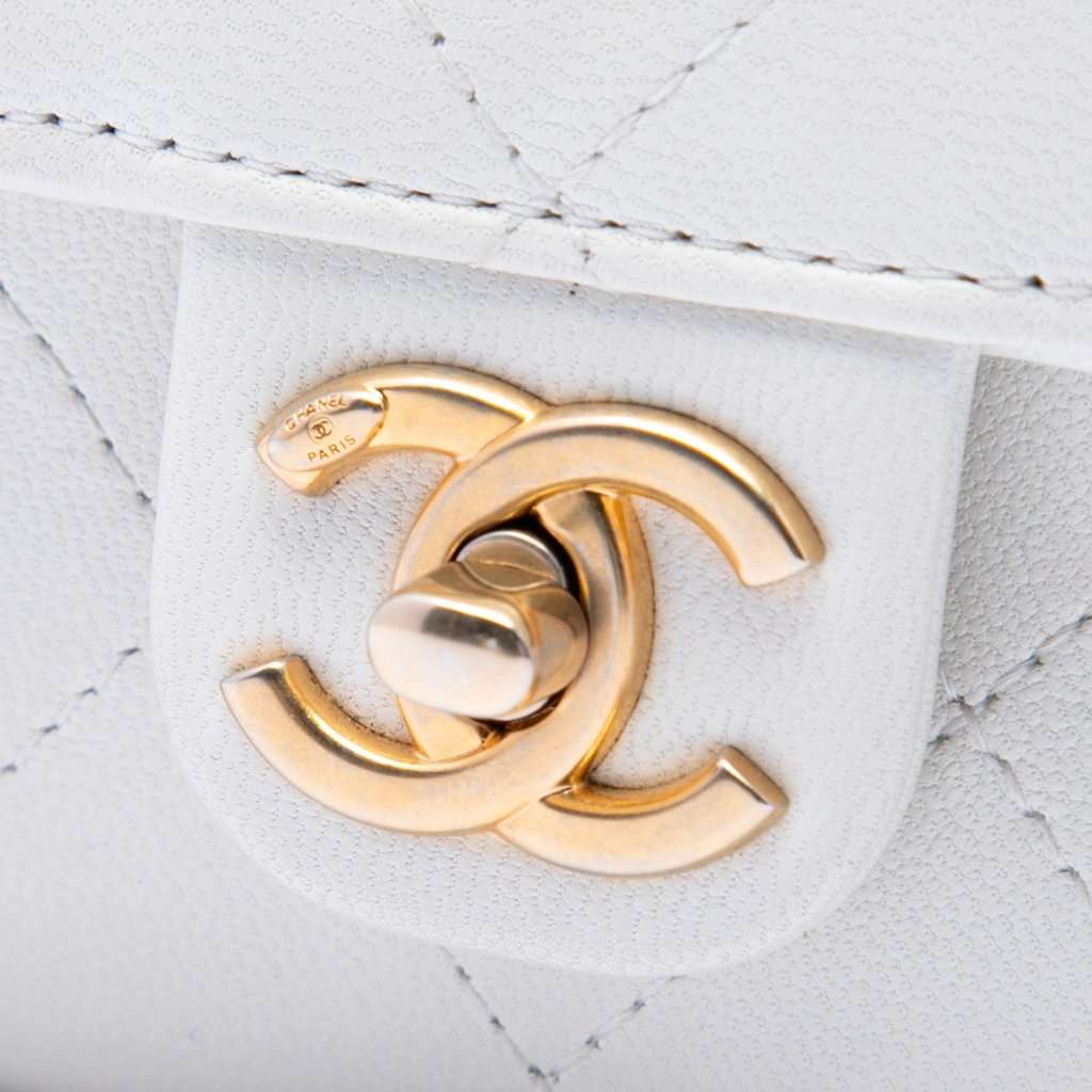 Chanel CC Quilted Goatskin Chic Pearls Wallet on Chain White Leather Very good condition - Box View